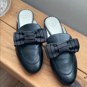 1901 Black Leather Bow Backless Loafers